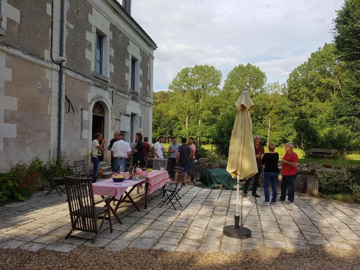 Le Moulin Du Bourg Hotell Epeigne-les-Bois Exteriör bild